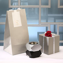 مبخر ديو فضي مع زهور صغيرة