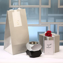 مبخر ديو فضي مع زهور صغيرة