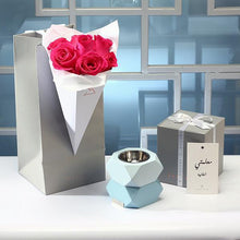 مبخر ديو أزرق مع زهور