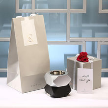 مبخر ديو فضي مع زهور صغيرة